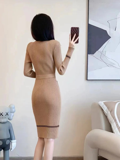 O-neck Buttons Bodycon Sweater Dress with Belt