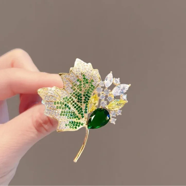 Rhinestone Yellow Maple Brooches Vintage Maple Leaf Green Crystal Pendant Woman's Brooch Pin Luxury Accessories Gift